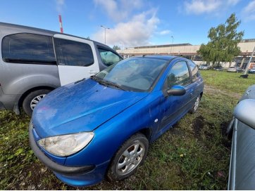 Sõiduk PEUGEOT 206, reg.märgiga 816BVT (2004)